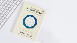 OGG - indicação de leitura Actionable Gamification. Foto de cima da capa do livro Actionable Gamification.